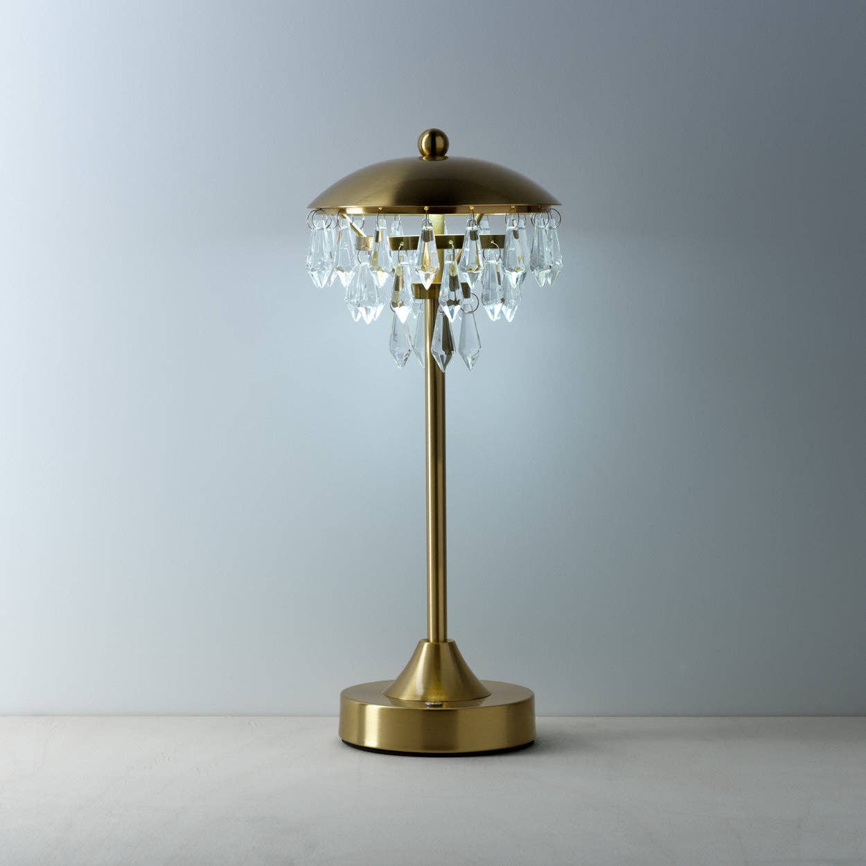 Bazar Bizar Living - Die Chandelette LED-Tischlampe