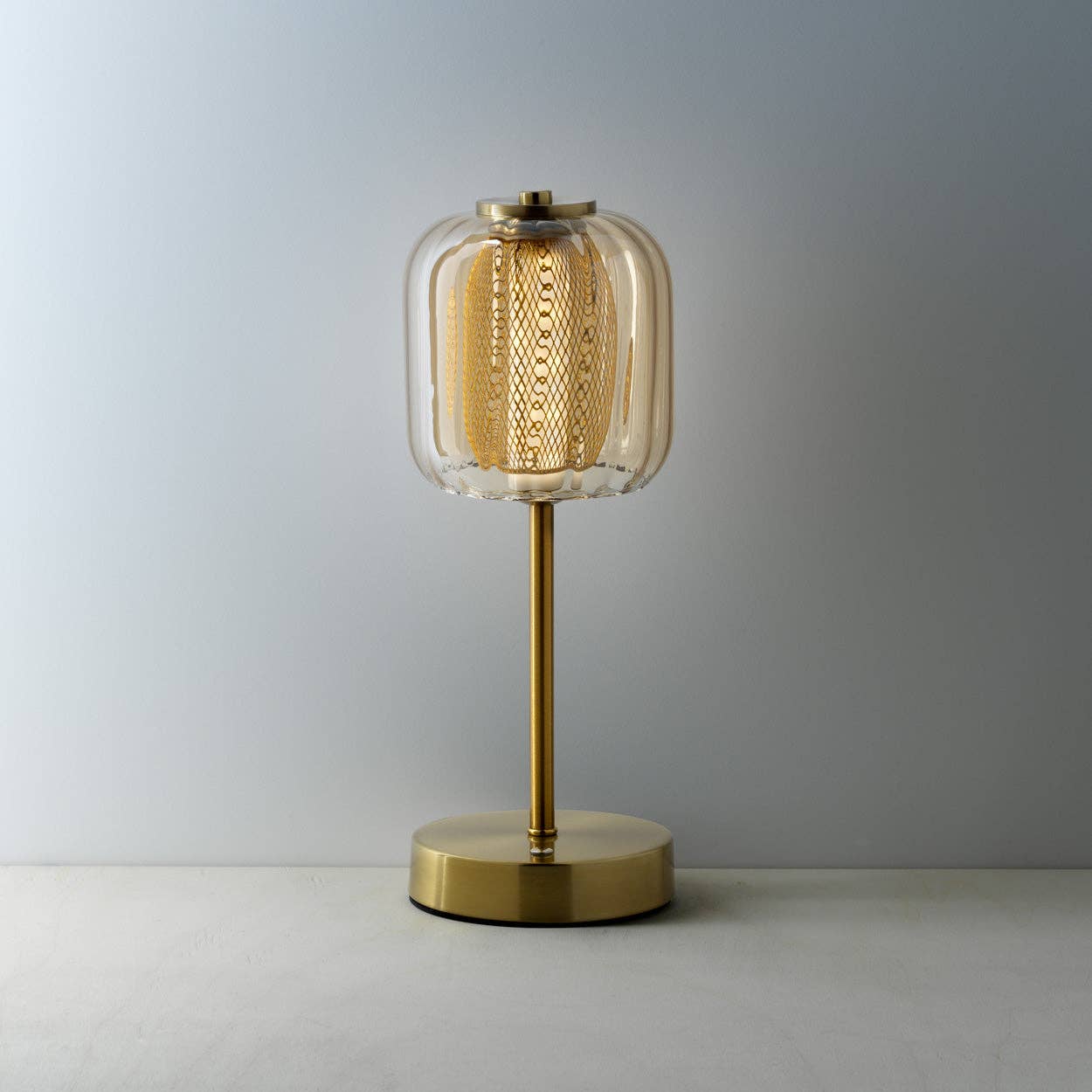 Bazar Bizar Living - Die Lighty Gaga LED-Tischlampe