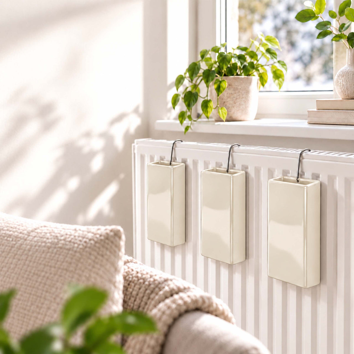 Relaxdays Heizkörper-Luftbefeuchter aus Keramik, 4er-Set, Creme – Creme, Anwendungs- oder Detailansicht