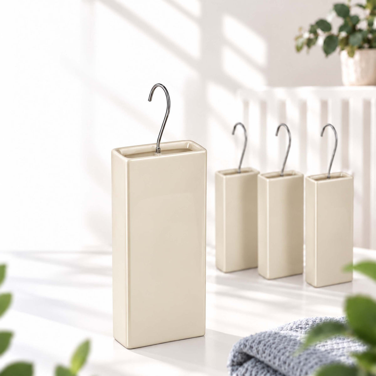 Relaxdays Heizkörper-Luftbefeuchter aus Keramik, 4er-Set, Creme – Creme, Anwendungs- oder Detailansicht