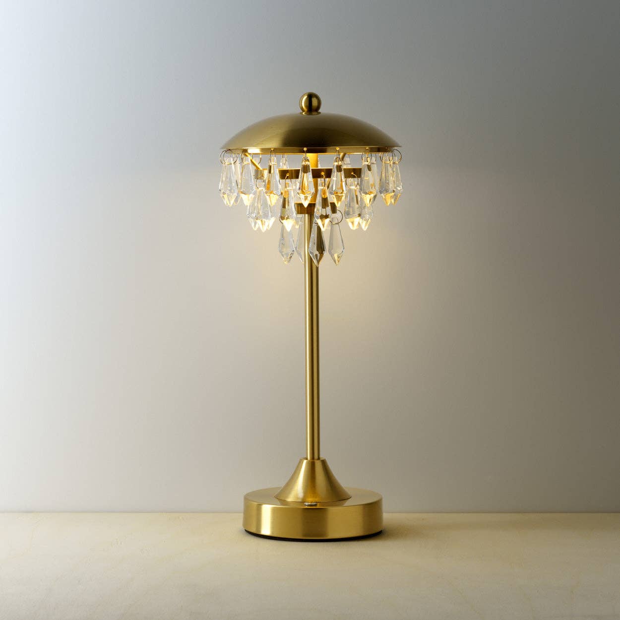 Bazar Bizar Living - Die Chandelette LED-Tischlampe