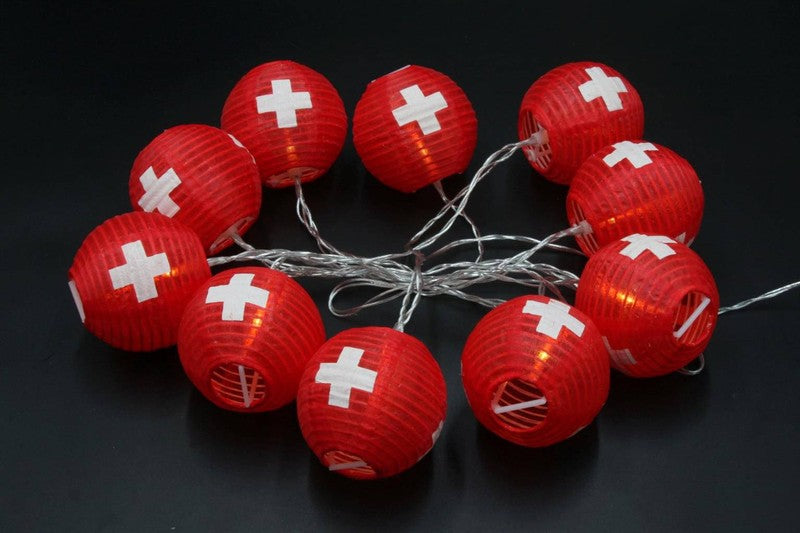1. August LED Solar Lichterkette mit 10 Lampions mit Schweizer-Kreuz