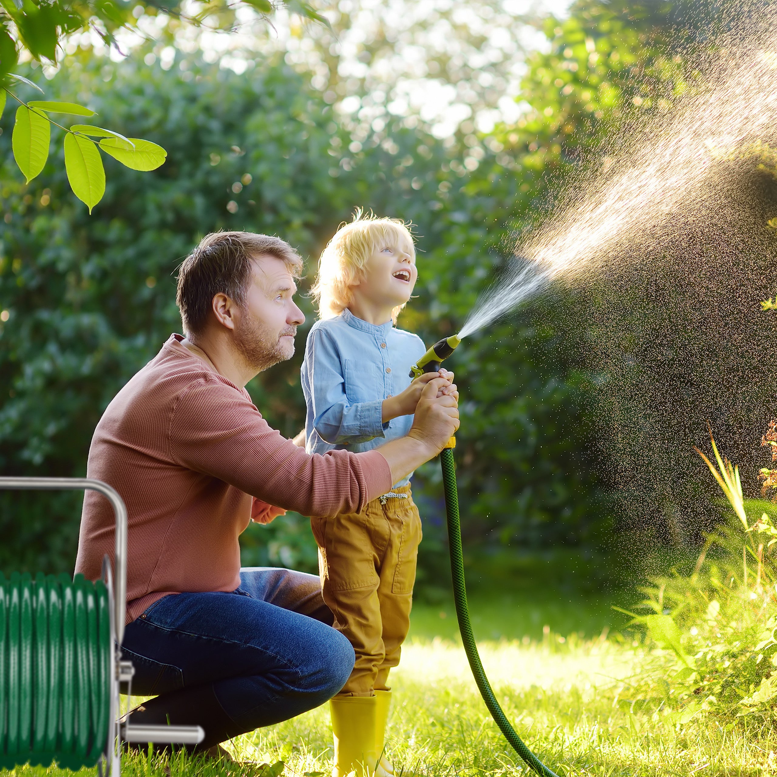 Relaxdays Schlauchtrommel bei der Gartenbewässerung